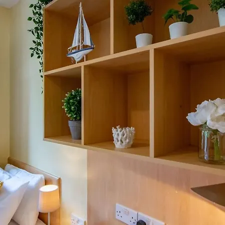 74 - 4 Bed Townhouse With Parking By Shortstays * Galway