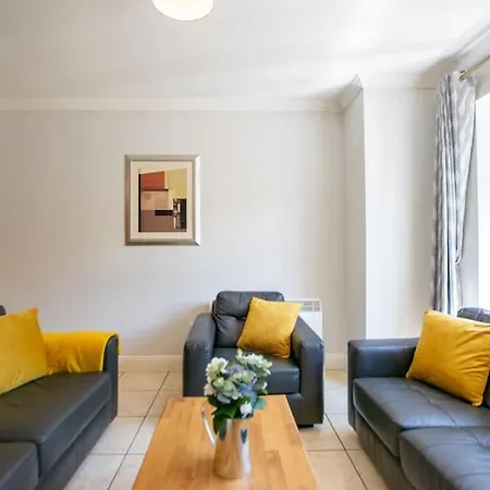 74 - 4 Bed Townhouse With Parking By Shortstays Feriehus *