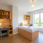 74 - 4 Bed Townhouse With Parking Ferienhaus *