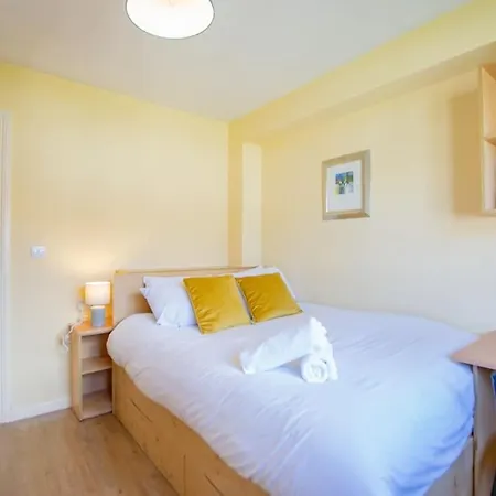 Ferienhaus 74 - 4 Bed Townhouse With Parking By Shortstays Galway