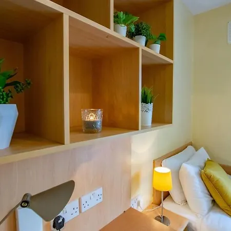 74 - 4 Bed Townhouse With Parking By Shortstays Ferienhaus Galway