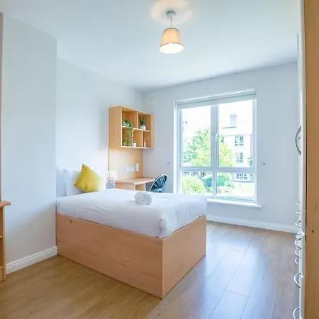 Ferienhaus 74 - 4 Bed Townhouse With Parking By Shortstays *