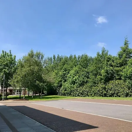 74 - 4 Bed Townhouse With Parking By Shortstays * Galway