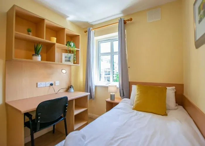 74 - 4 Bed Townhouse With Parking By Shortstays Prázdninový dům *