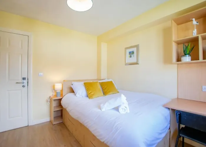 Prázdninový dům 74 - 4 Bed Townhouse With Parking By Shortstays Galway