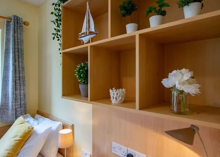 74 - 4 Bed Townhouse With Parking By Shortstays * Galway