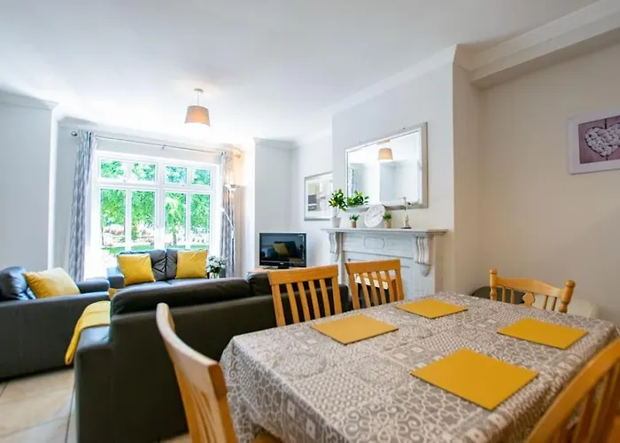 74 - 4 Bed Townhouse With Parking By Shortstays ゴールウェイ