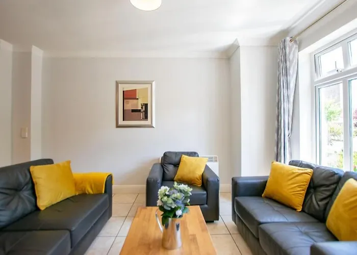 74 - 4 Bed Townhouse With Parking By Shortstays Prázdninový dům *