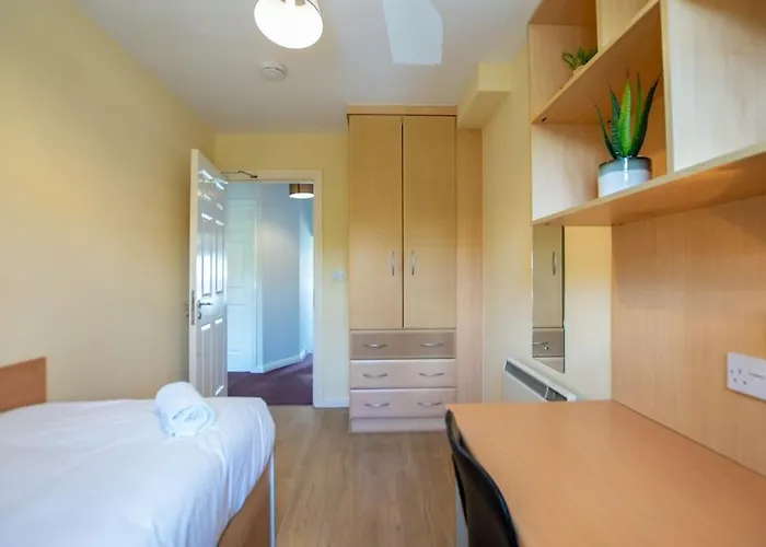 別荘 74 - 4 Bed Townhouse With Parking By Shortstays