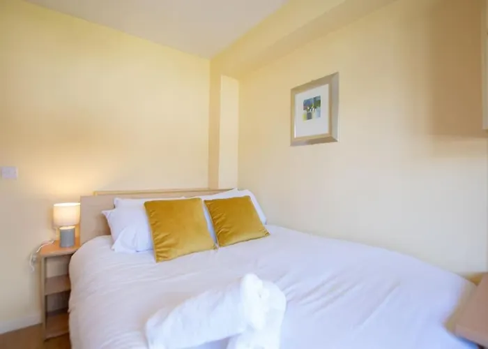 74 - 4 Bed Townhouse With Parking By Shortstays Prázdninový dům Galway